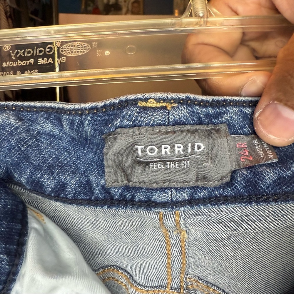 Torrid size 24R Mid Wash Blue Mid Rise Slim Boot Jeans - Picture 2 of 8